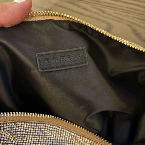 Express Metallic gold knot slouchy Shoulder Bag - Picture 8 of 9